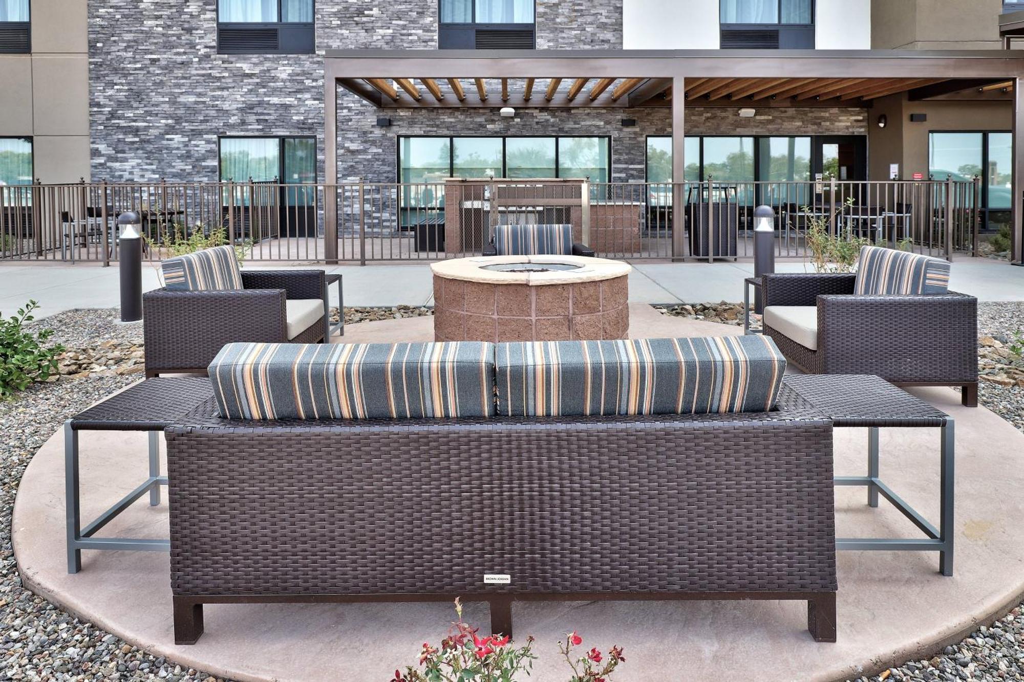 Towneplace Suites By Marriott Albuquerque Old Town Exterior photo